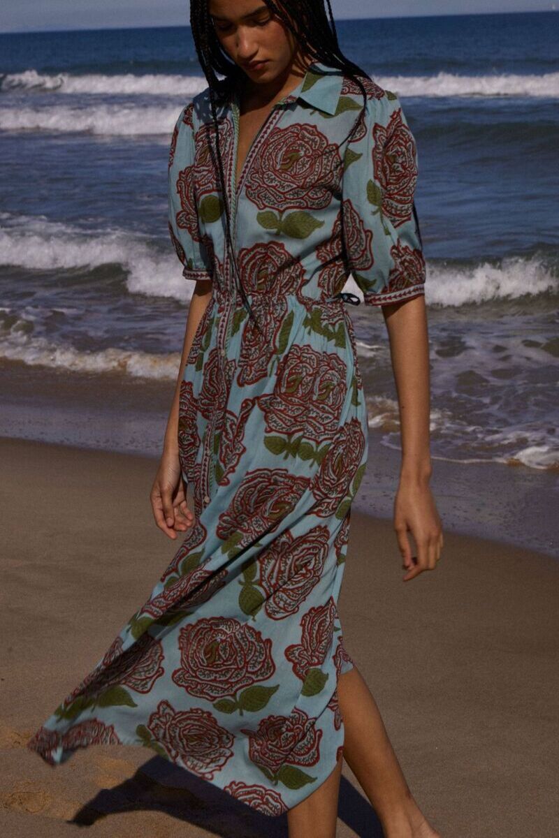 VESTIDO PATMOS MANGA ABULLONADA ROSAS - COLOR AZUL TURQUESA